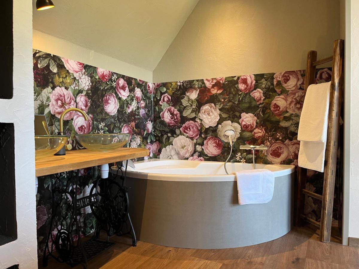 Maison D'Hote Avec Sauna Et Jacuzzi A La Campagne Les Portes du Coglais Zewnętrze zdjęcie